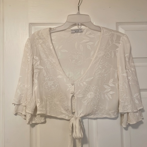 Flynn Skye lightly work white flow, front tie top - Picture 2 of 3